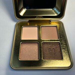NWT🌷Hourglass “The Realist” Eyeshadow Quad